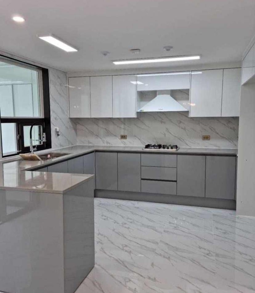 Classic Beige Kitchen Cabinet Set